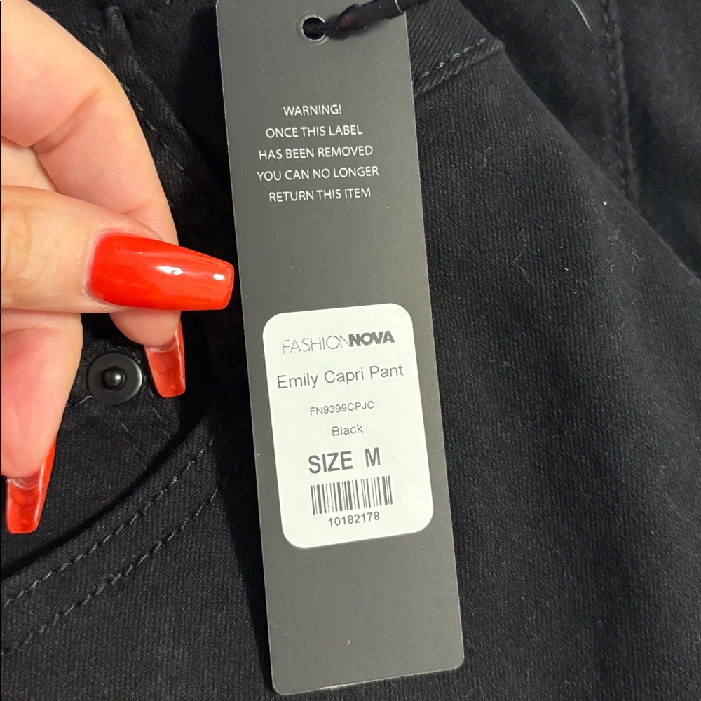 NWT FASHION NOVA Emily Capri Pant in Black - Picture 5 of 6